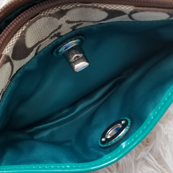 Coach wristlet. Excellent condition. - Picture 2 of 6